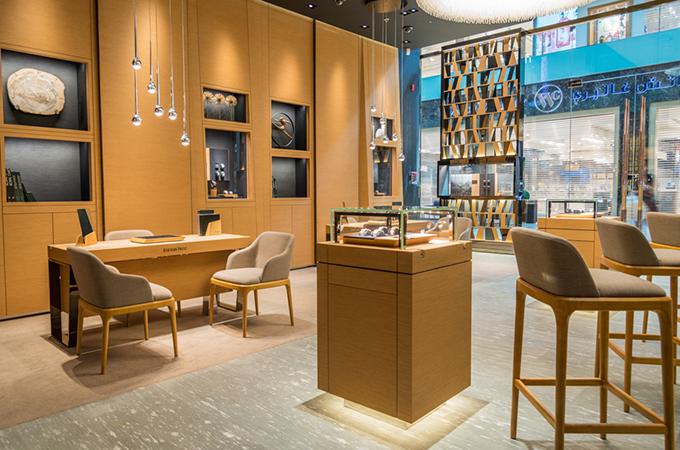 Visit Audemars Piguet Boutique in Mall of the Emirates, Dubai: Stunning Photos Inside