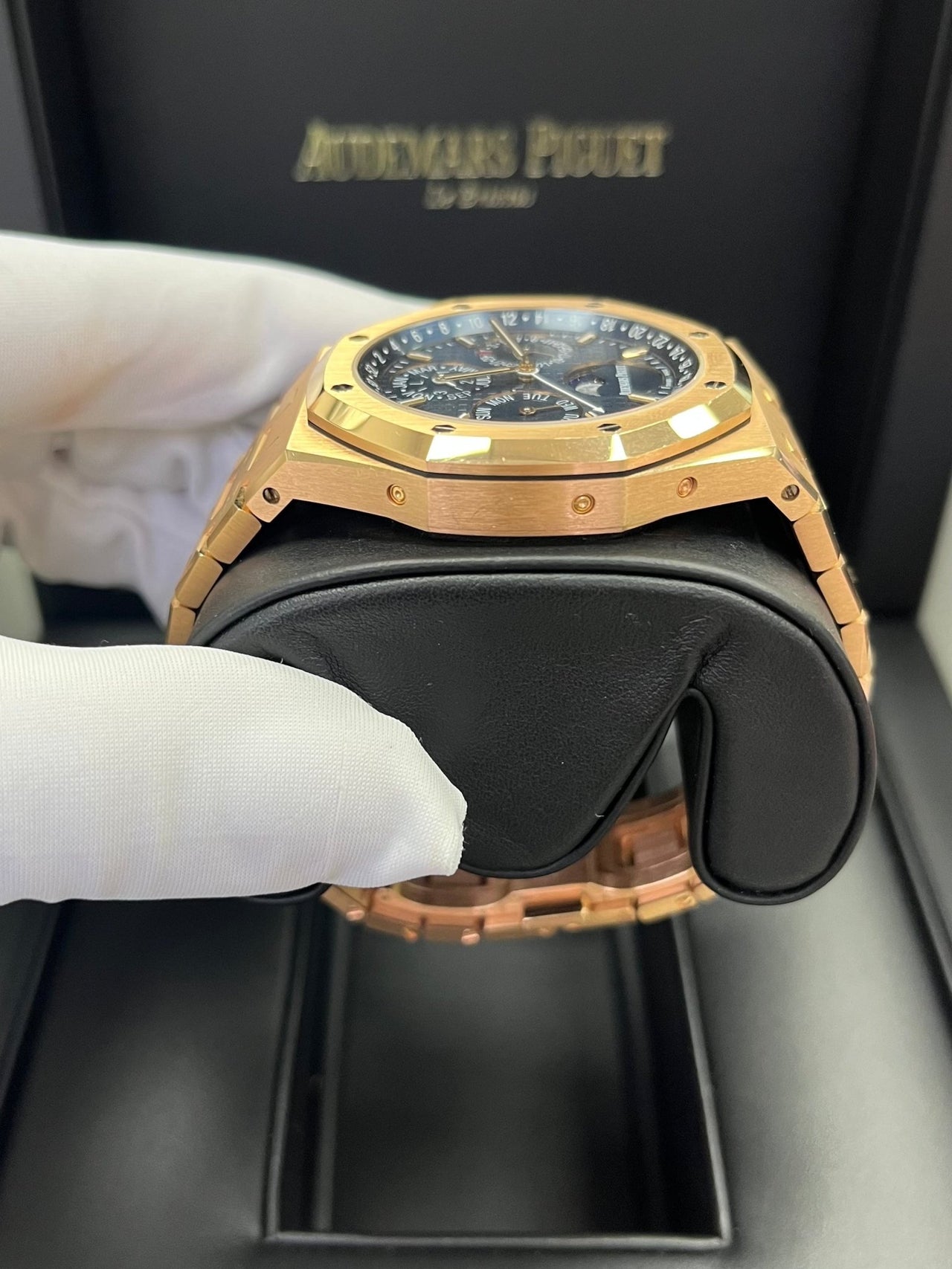 Audemars Piguet Pay Monthly Options and HK Boutique Locations