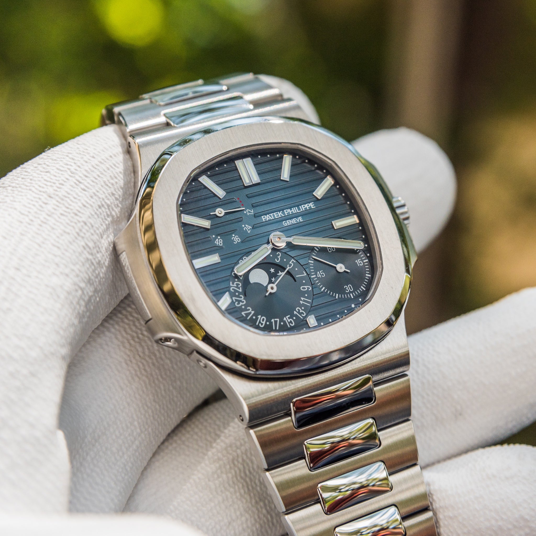 Patek Philippe 5712/1A: A Complete Guide to the Iconic Nautilus Watch