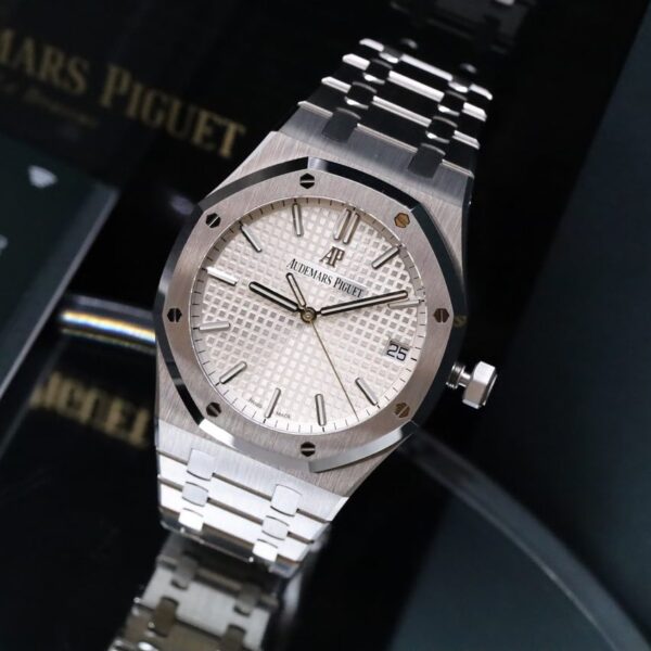 Visit the Audemars Piguet Thailand Store at Centara Grand, Bangkok